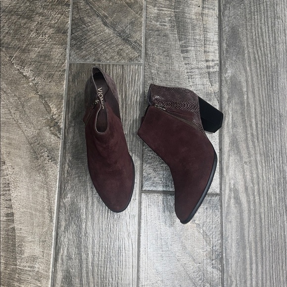Vionic Shoes - Vionic Burgundy suede leather Ankle 3” heel Boots